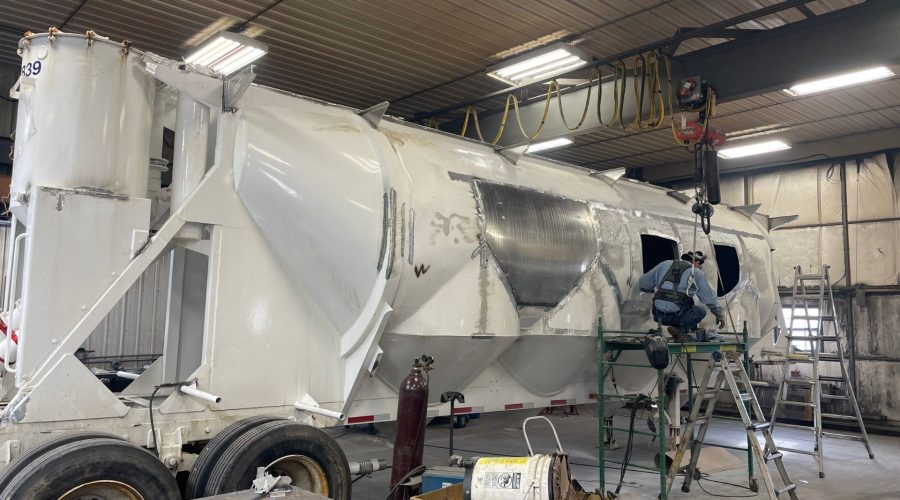 repairing-damaged-tanker